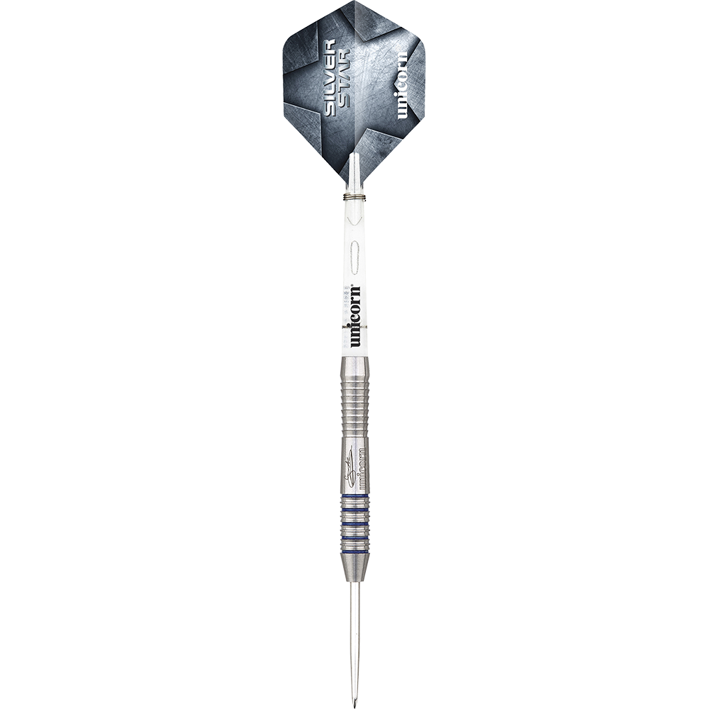 Das Bild zeigt einen Unicorn Silver Star Var.2 Gary Anderson Steeldart. Der Dartpfeil ist silberfarben mit blauen Akzenten und hat einen Flight mit der Aufschrift "SILVER STAR" und "unicorn".