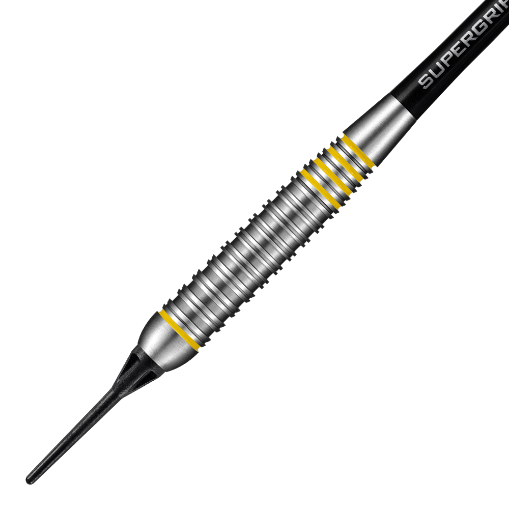 HA24476_Harrows_Dave_Chisnall_Chizzy_Brass_Softdarts_2 Auf dem Bild ist ein Harrows Dave Chisnall Chizzy Brass Softdart zu sehen. Der Dart hat ein silbernes Griffstück mit gelben Akzenten und einer schwarzen Softspitze.