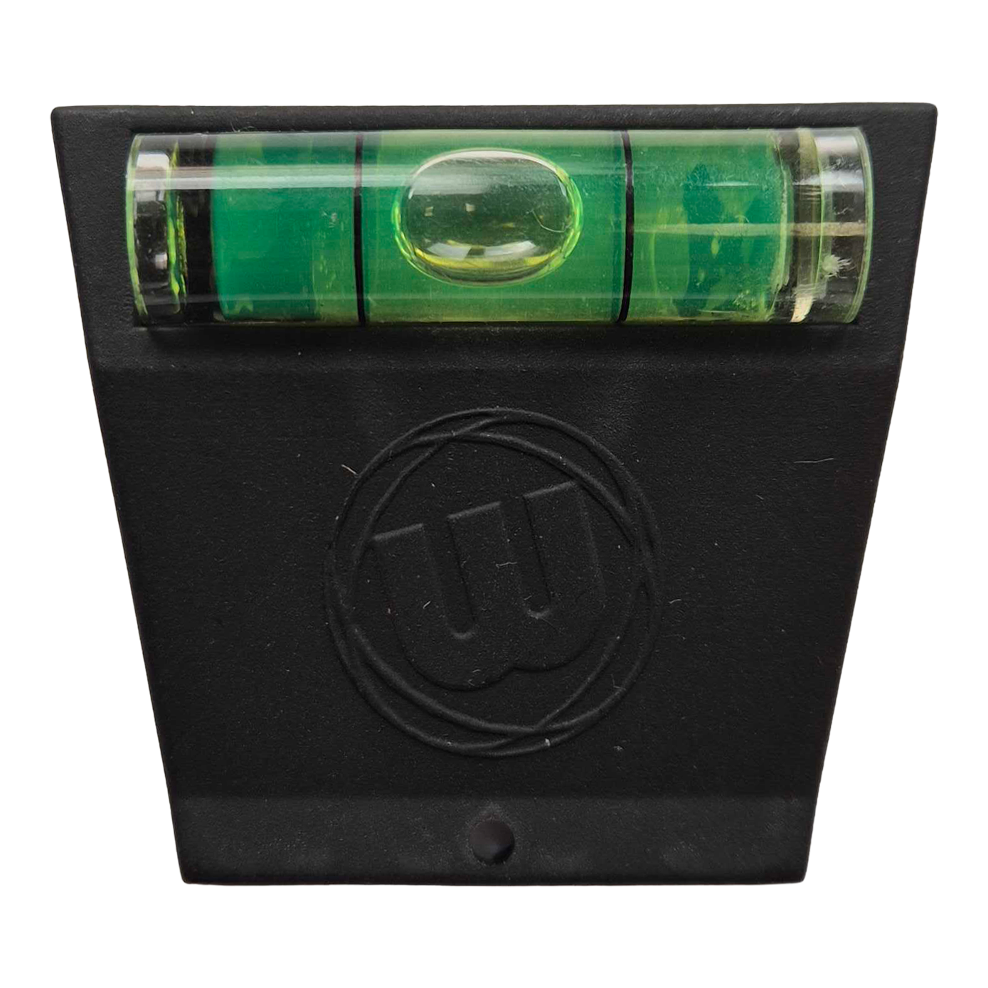 Zu sehen ist das Winmau Blade X Fixing Set Wandbefestigung. Das Set wird verwendet, um ein Dartboard stabil an der Wand zu befestigen.