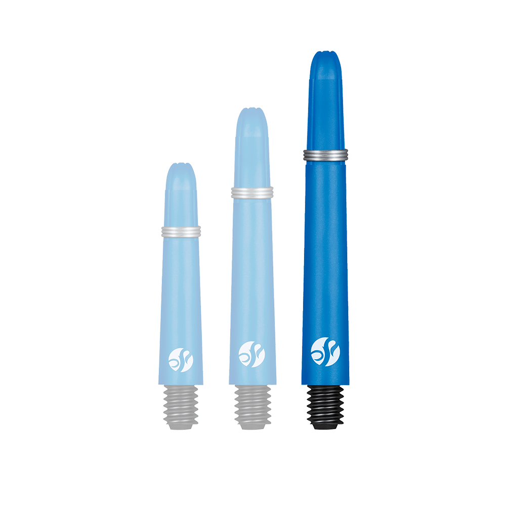 Shot Koi Carbon Shafts - Blue Auf dem Bild sind drei blaue Dart-Schäfte in verschiedenen Längen zu sehen. Sie haben am unteren Ende ein schwarzes Gewinde und ein silberner Ring auf jedem Schaft.