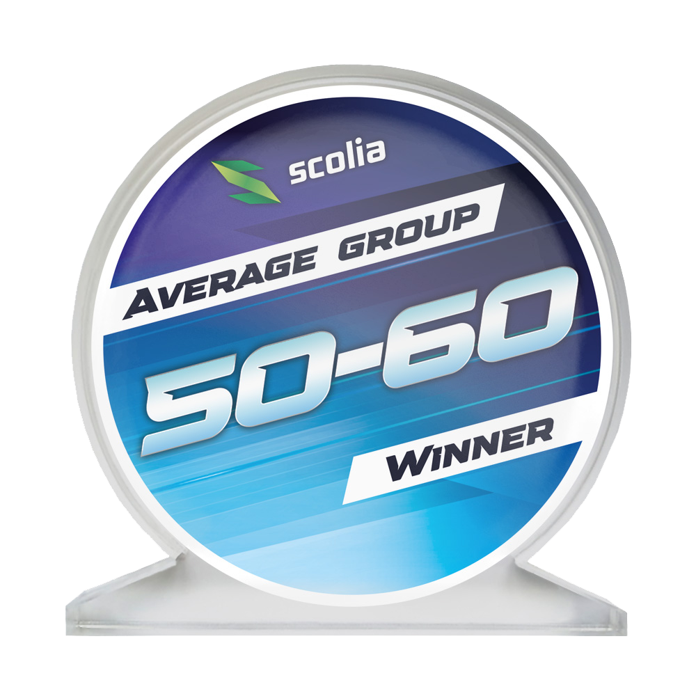Scolia Acrylic Glass Trophy - Winner Acrylglaspokal mit der Aufschrift 'Average 50-60' ist zu sehen. Das Design zeigt eine klare, rechteckige Trophäe.
