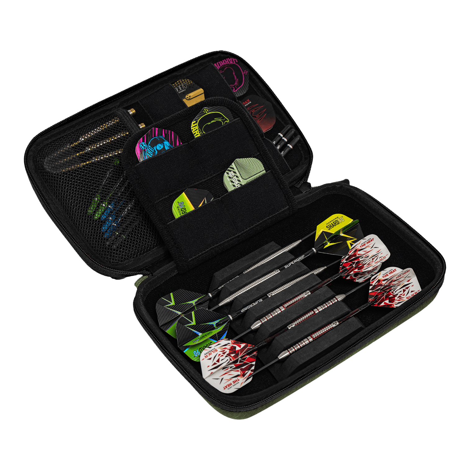 Das Bild zeigt ein offenes Dart-Etui mit mehreren Fächern. Darin befinden sich drei zusammengesetzte Darts sowie diverses Dart-Zubehör und Ersatzteile.