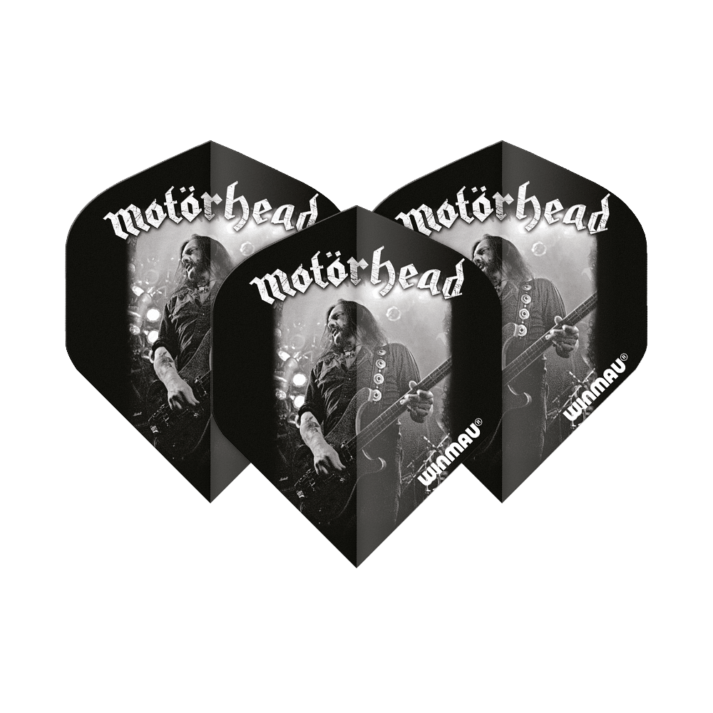 6905-209_Winmau_Rockstar_Legends_Mot-rhead_Lemmy_Standard_Flights_1cdYamf5Ktf7Ua Auf dem Bild sind drei Dartflights mit dem Motiv „Motörhead Lemmy“ zu sehen. Die Flights sind schwarz-weiß gestaltet und tragen die Aufschrift „Motörhead“ sowie das Winmau-Logo.