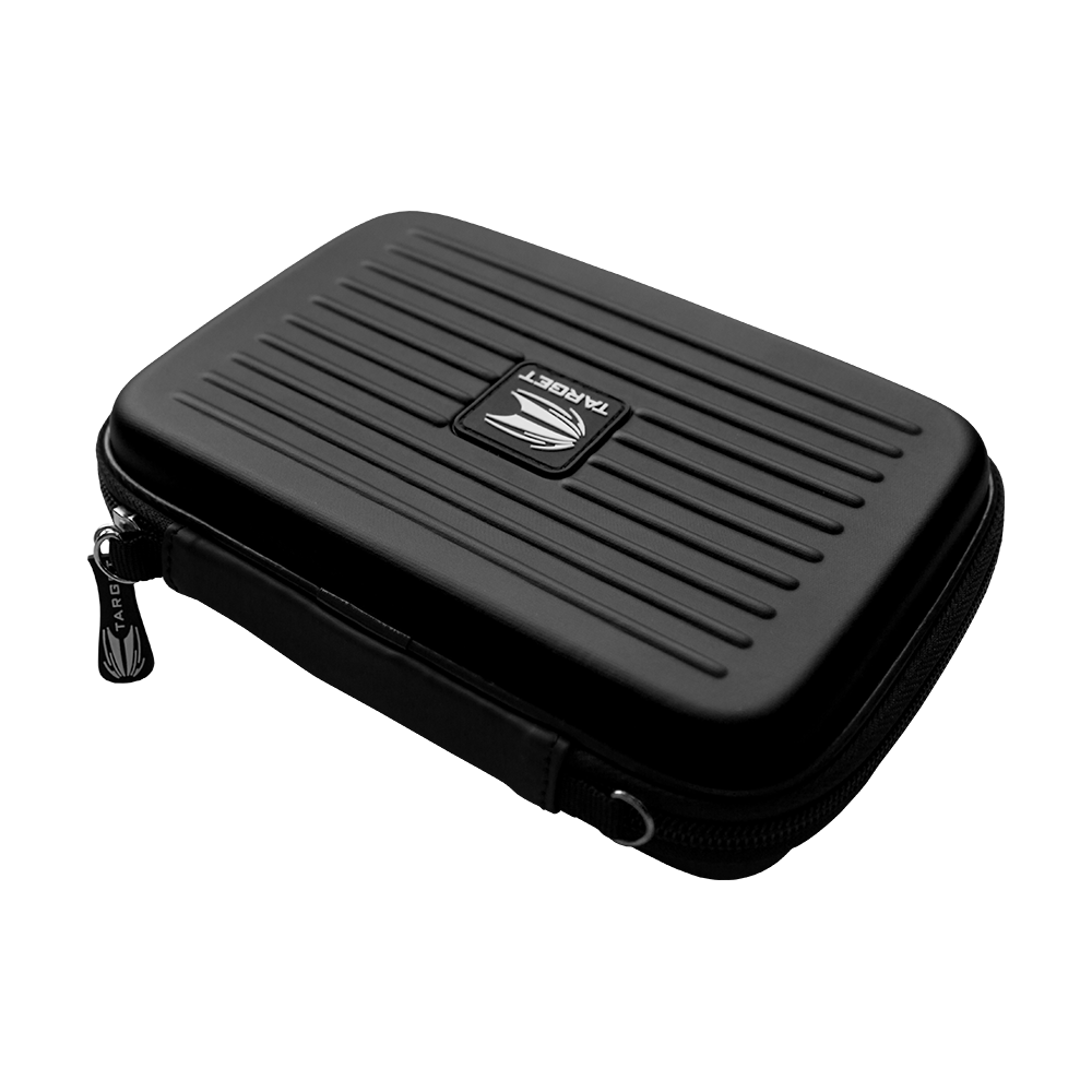 125828_Target_Takoma_XL_Dartwallet_Schwarz_2 Das Bild zeigt das Produkt "Target Takoma XL Dartwallet". Es handelt sich um eine schwarze, stabile Tasche mit Reißverschluss zur Aufbewahrung von Darts.