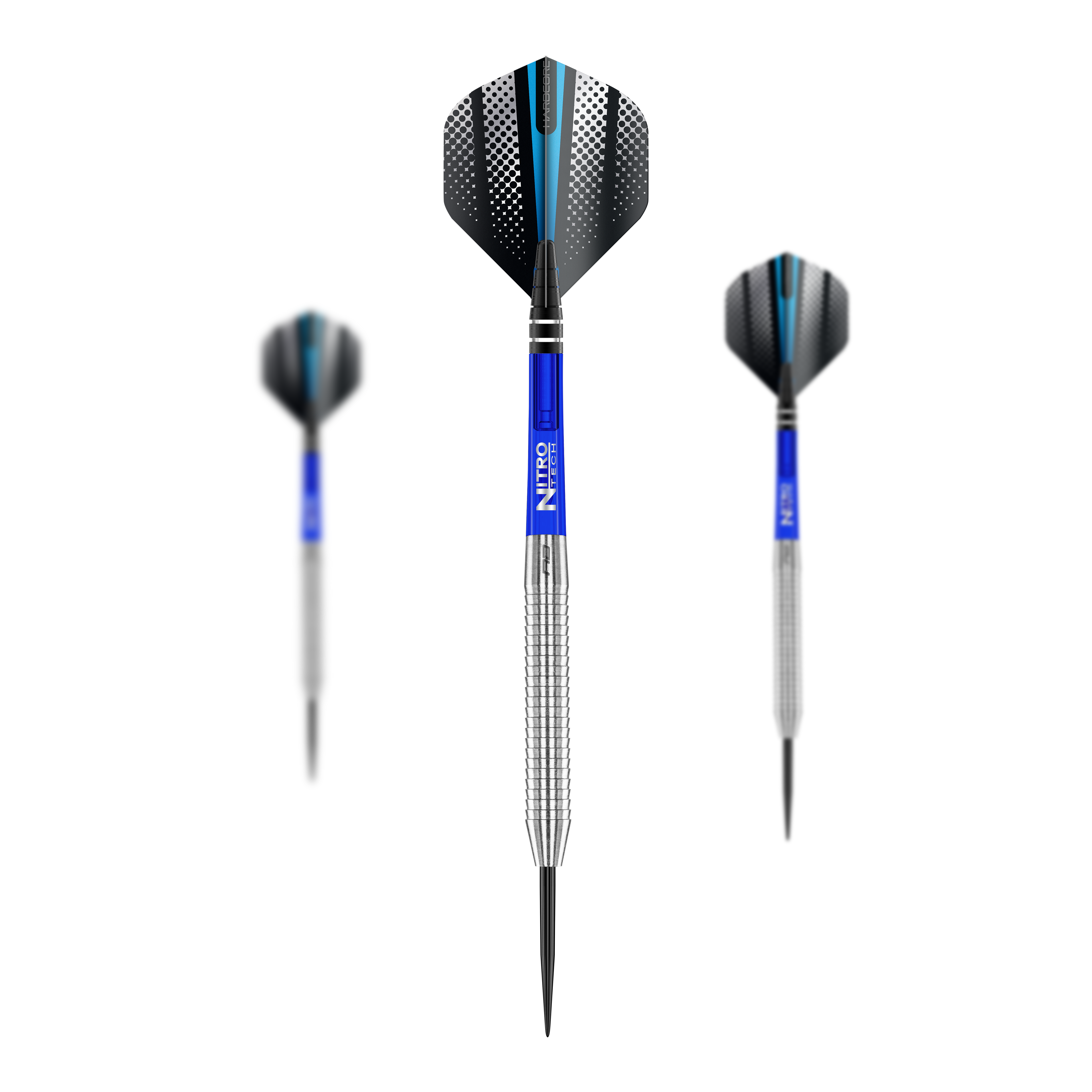 Red Dragon Razor Edge Original Steel Darts Das Bild zeigt drei Red Dragon Razor Edge Original Steeldarts mit einem Gewicht von 24g. Die Darts haben blaue Schäfte, silberne Griffbereiche und schwarze Flights mit einem Muster.
