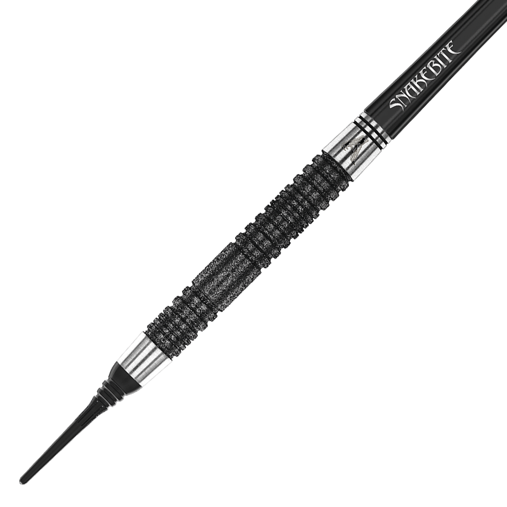 Das Bild zeigt einen schwarzen Softdart mit einem strukturierten Griff und silbernen Akzenten. Auf dem oberen Teil des Darts steht das Wort "SNAKEBITE".