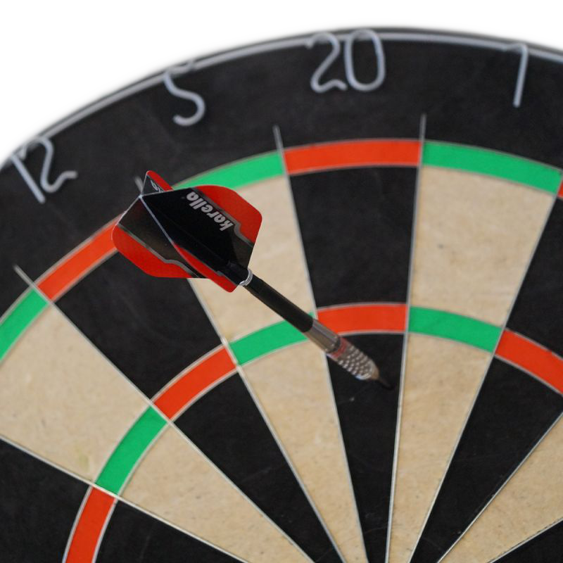 Karella Dartboard BullOut Set including 2 sets of steel darts