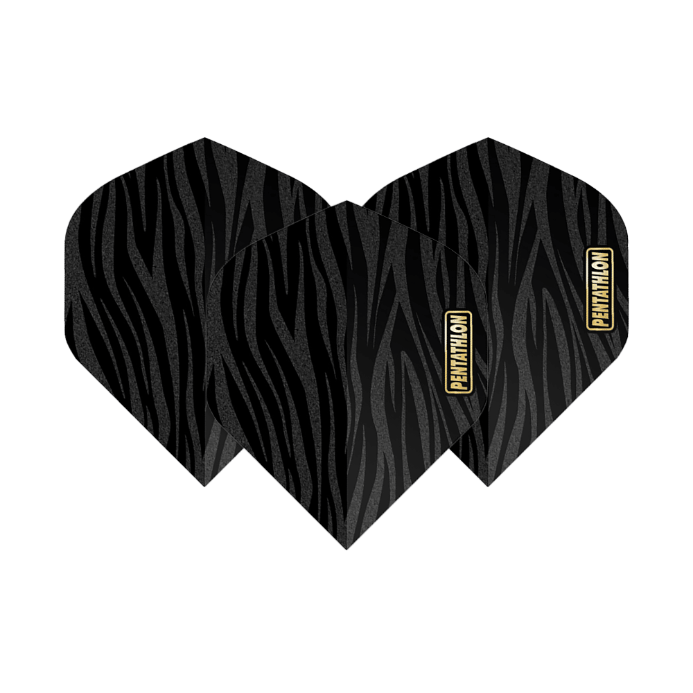 Pentathlon Flights RT Zebra Das Bild zeigt drei Dart-Flights mit einem schwarzen Zebramuster. Auf jedem Flight steht das Wort "Pentathlon" in einem goldenen Kasten.