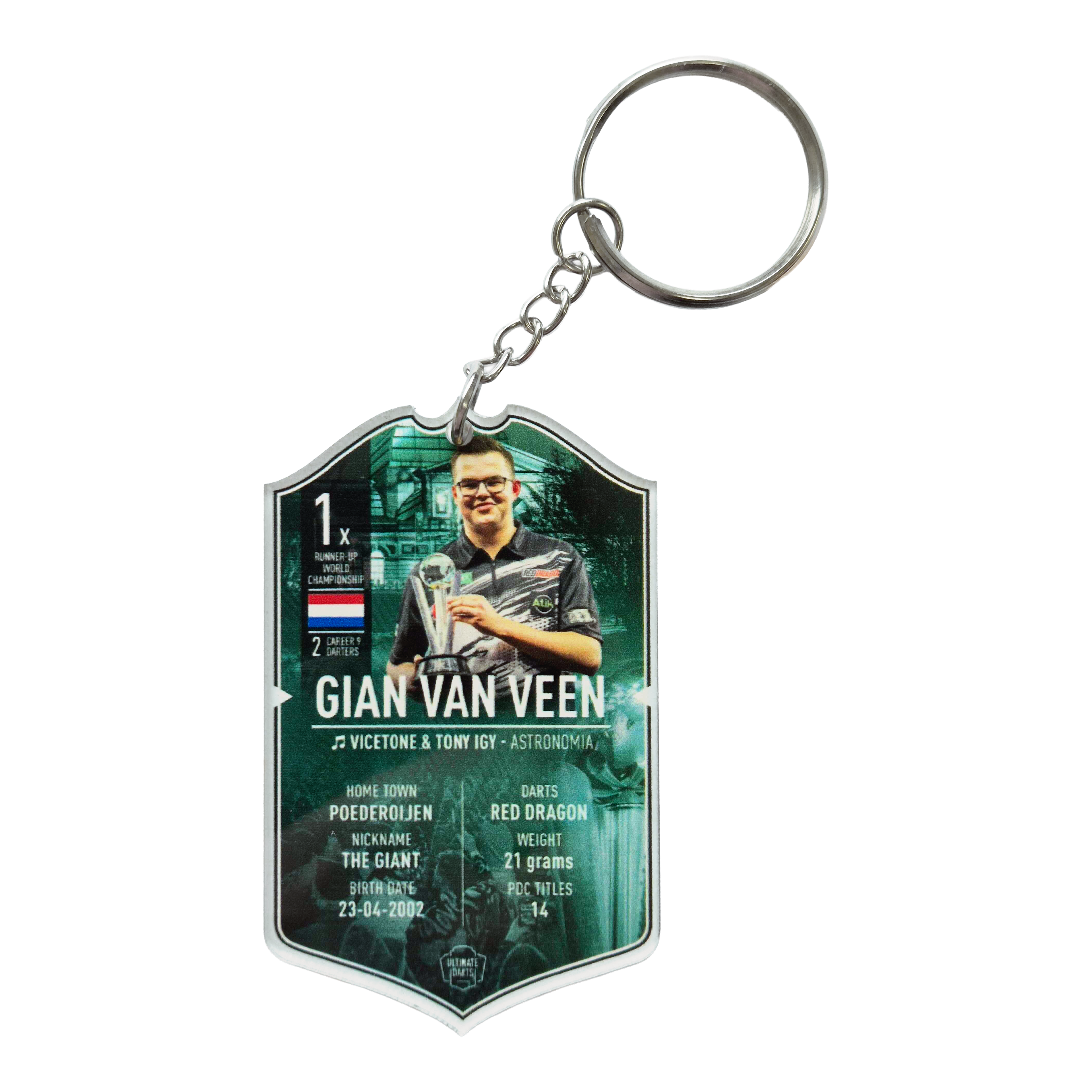 Ultimate Darts Card Keychain - Gian Van Veen Ultimate Darts Card Schlüsselanhänger - Gian Van Veen ist abgebildet. Es handelt sich um einen Schlüsselanhänger mit dem Bild des Dartspielers Gian Van Veen.