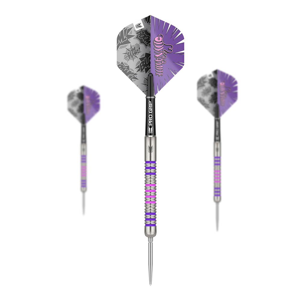 Target Eleanor Cairns GEN1 Swiss Point Steeldarts - 24g Das Bild zeigt drei Steeldarts des Modells "Target Eleanor Cairns GEN1 Swiss Point - 24g". Die Darts haben ein silbernes Barrel mit lila und rosa Akzenten sowie auffällige lila Flights mit Comic-Motiv.
