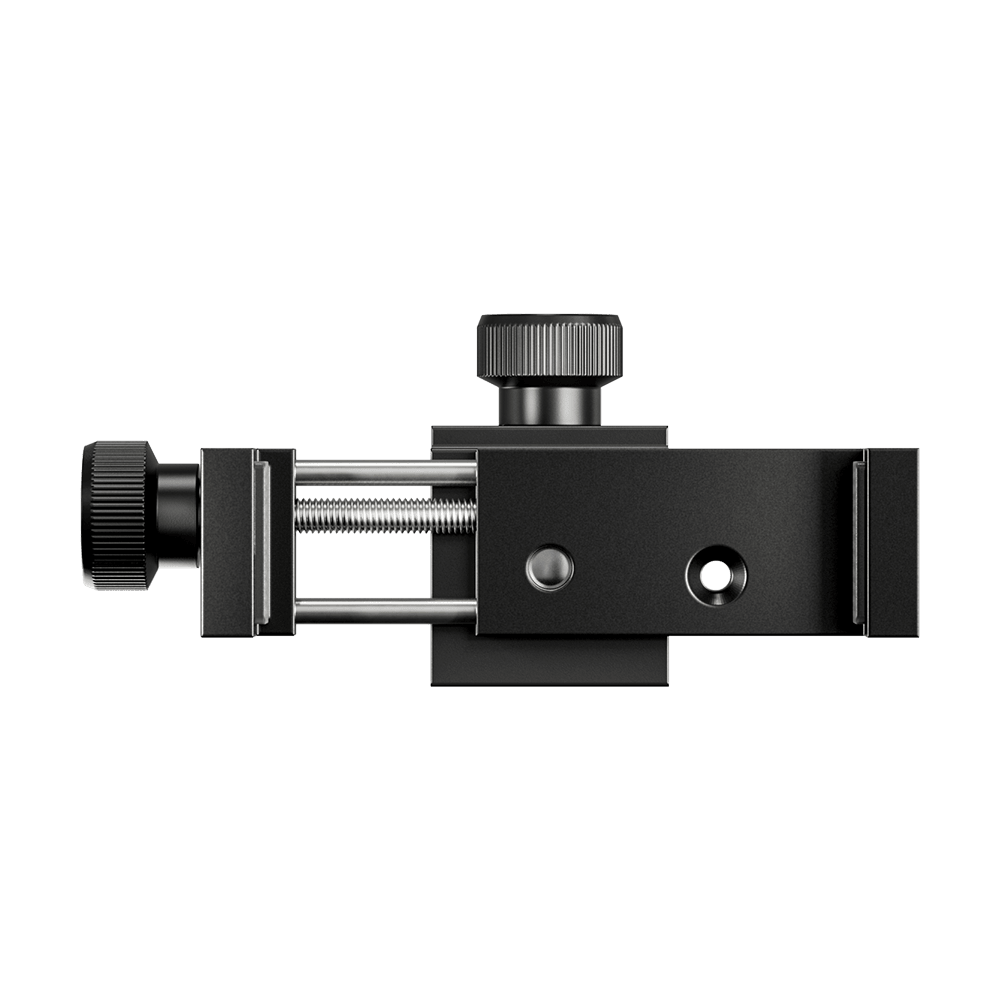 460003_Target_MOD_Mount_Handyhalterung_3 Das Bild zeigt die Target MOD Mount Handyhalterung in schwarzer Farbe. Die Halterung besteht aus robustem Material und verfügt über verstellbare Schrauben zur sicheren Befestigung eines Smartphones.