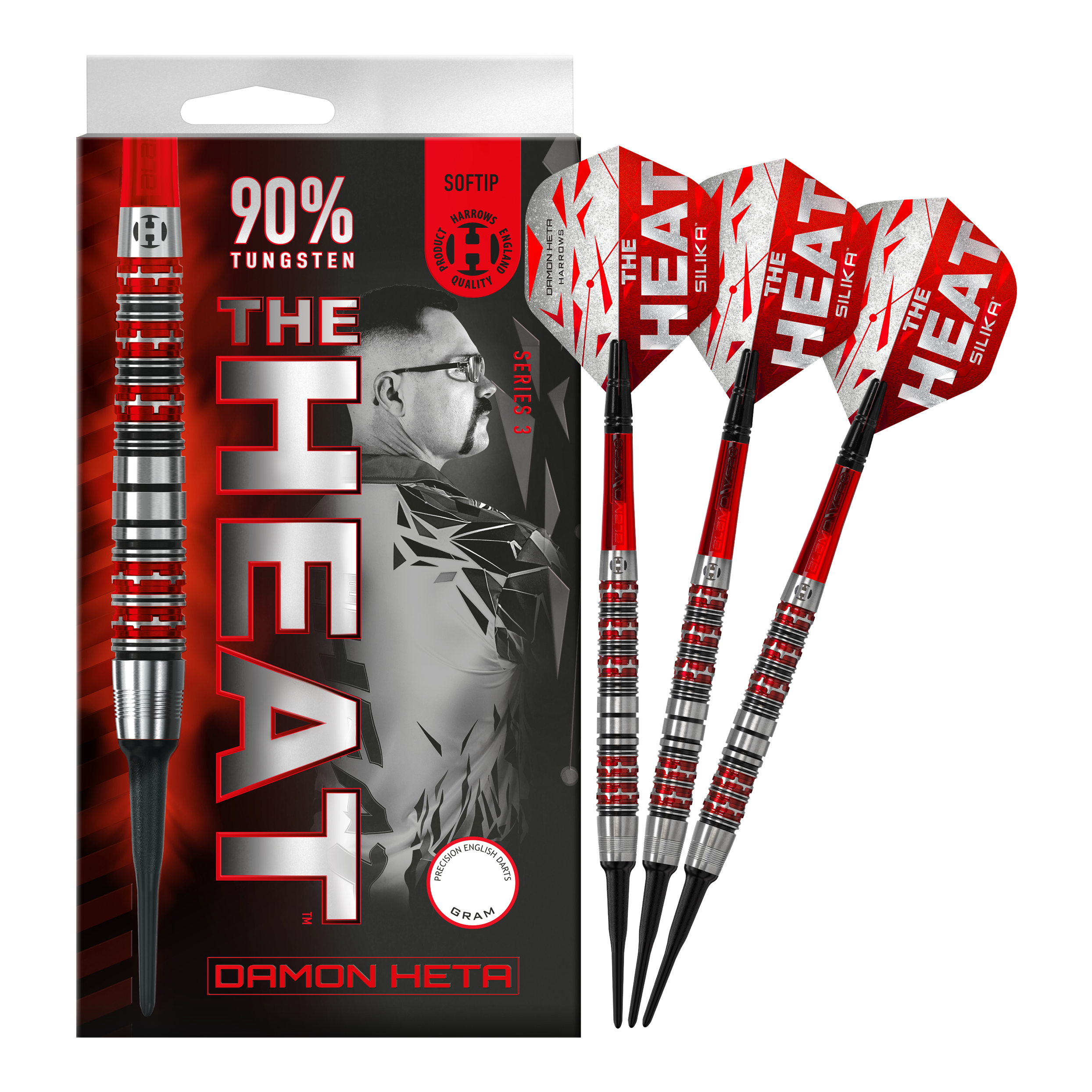 Das Bild zeigt eine Packung Harrows Damon Heta Series 3 Softdarts mit drei Darts daneben. Die Darts sind silber und rot, und auf der Verpackung steht "THE HEAT" sowie "90% Tungsten".