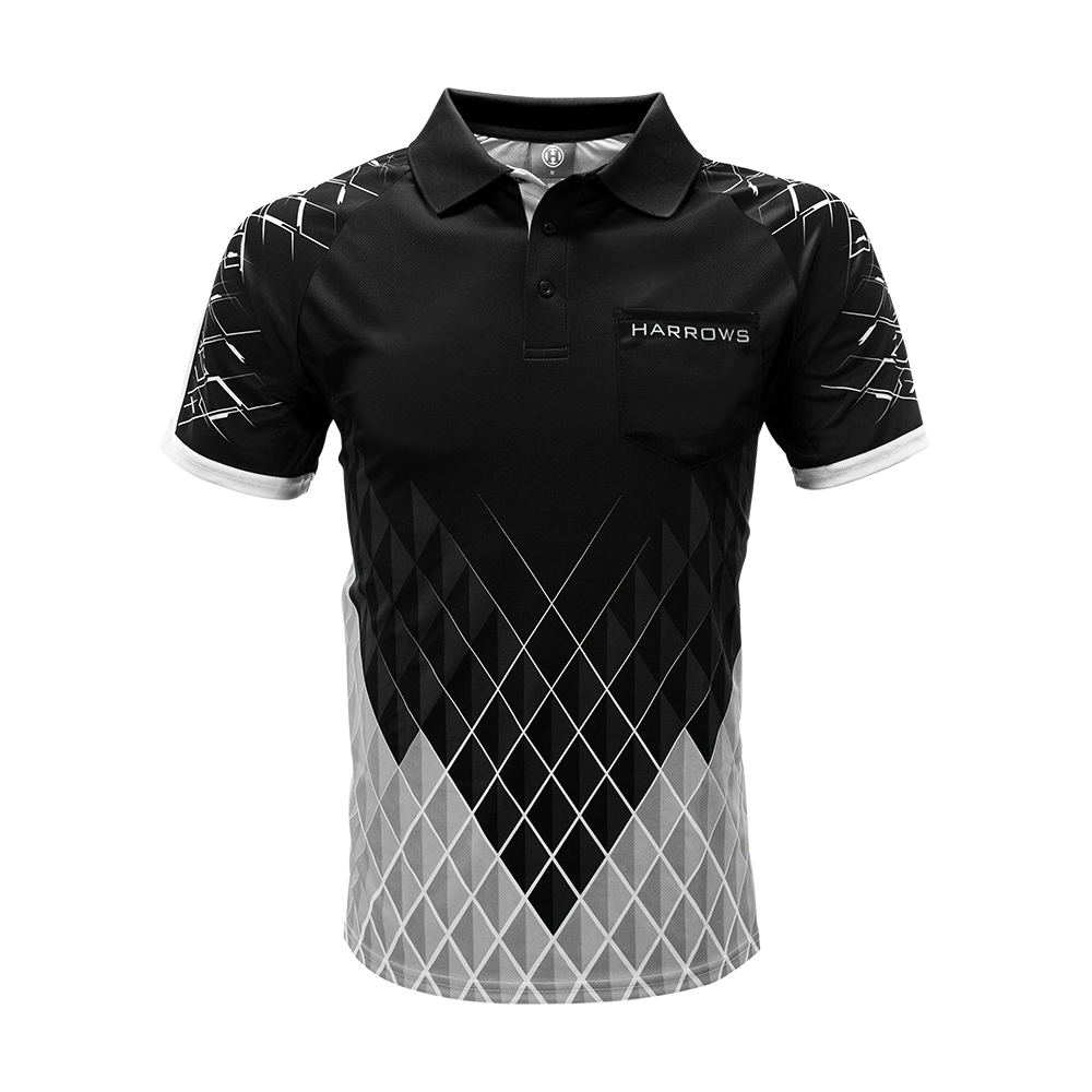 HRS-26432_Harrows_Paragon_Dartshirt_Weiss_1 Das Bild zeigt ein Harrows Paragon Dartshirt in Weiß mit modernen, grafischen Mustern in Schwarz und Grau. Auf der linken Brust befindet sich eine Tasche mit dem Harrows-Logo.