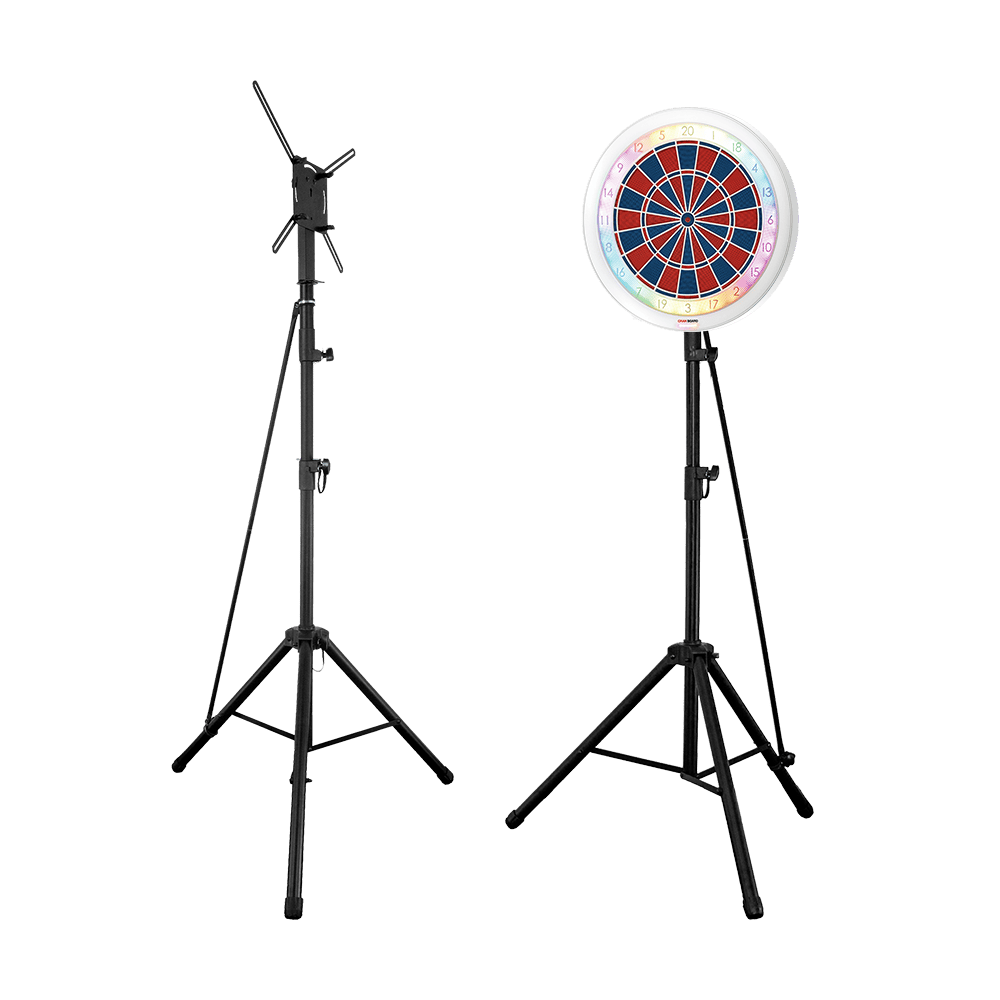 Auf dem Foto sieht man das GranBoard 132 Elektronisches Dartboard mit Hybrid Pro Dartboardständer. Diese Kombination eignet sich ideal für Dartspieler zu Hause.