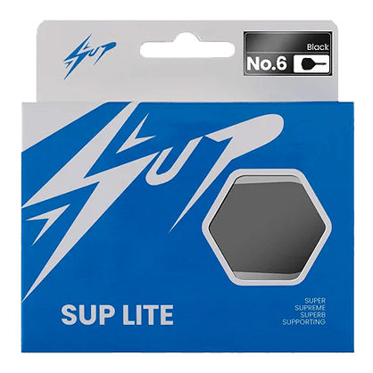 Die Abbildung zeigt die Verpackung des Produkts "Caliburn SUP Lite No6 Flight-Shaft-System". Die Verpackung ist überwiegend blau und weiß und enthält ein Sichtfenster, durch das das Produkt teilweise zu sehen ist.