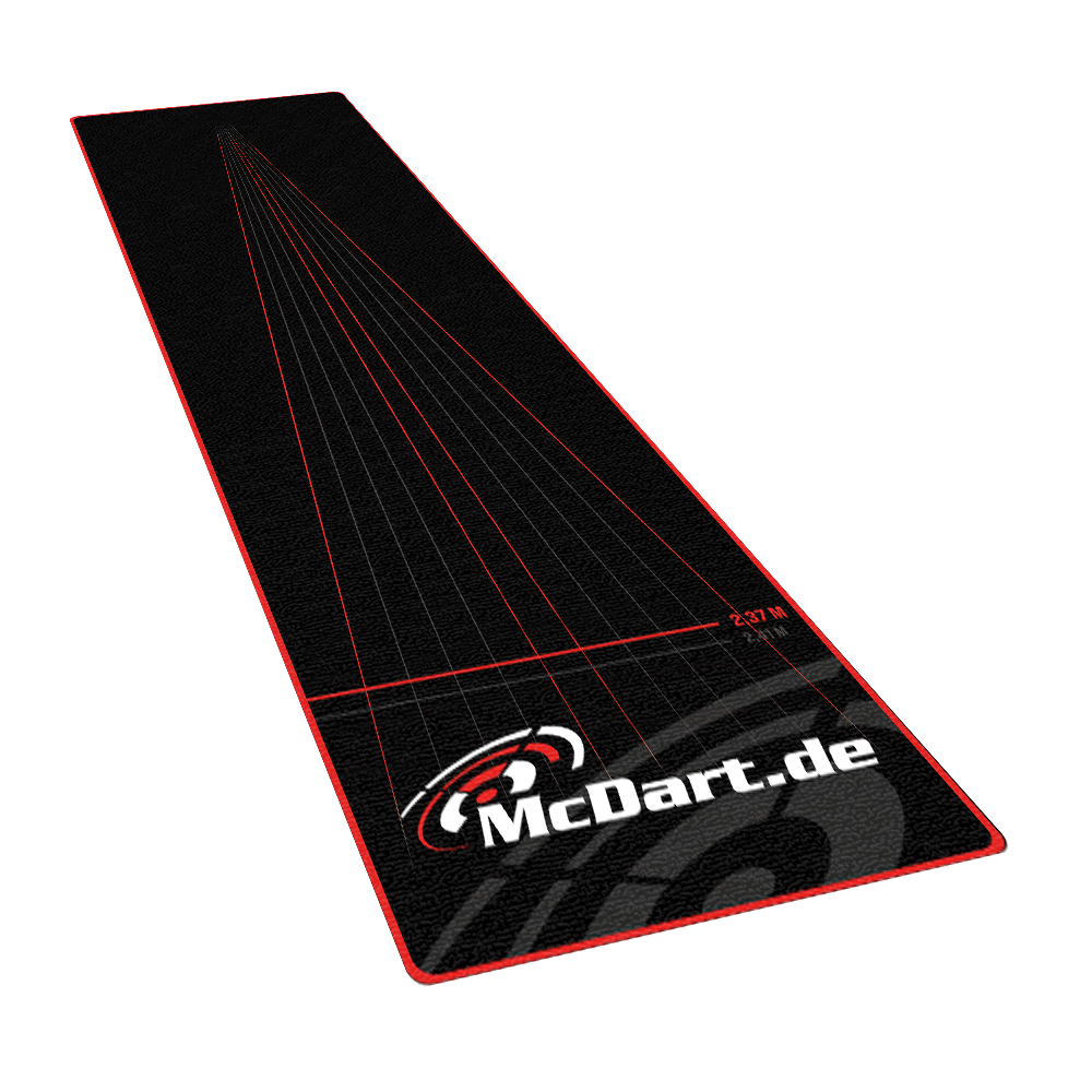 McDart Lines Dartteppich Auf dem Bild ist der McDart Lines Dartteppich zu sehen. Der schwarze Teppich hat rote Markierungen und das McDart.de-Logo.