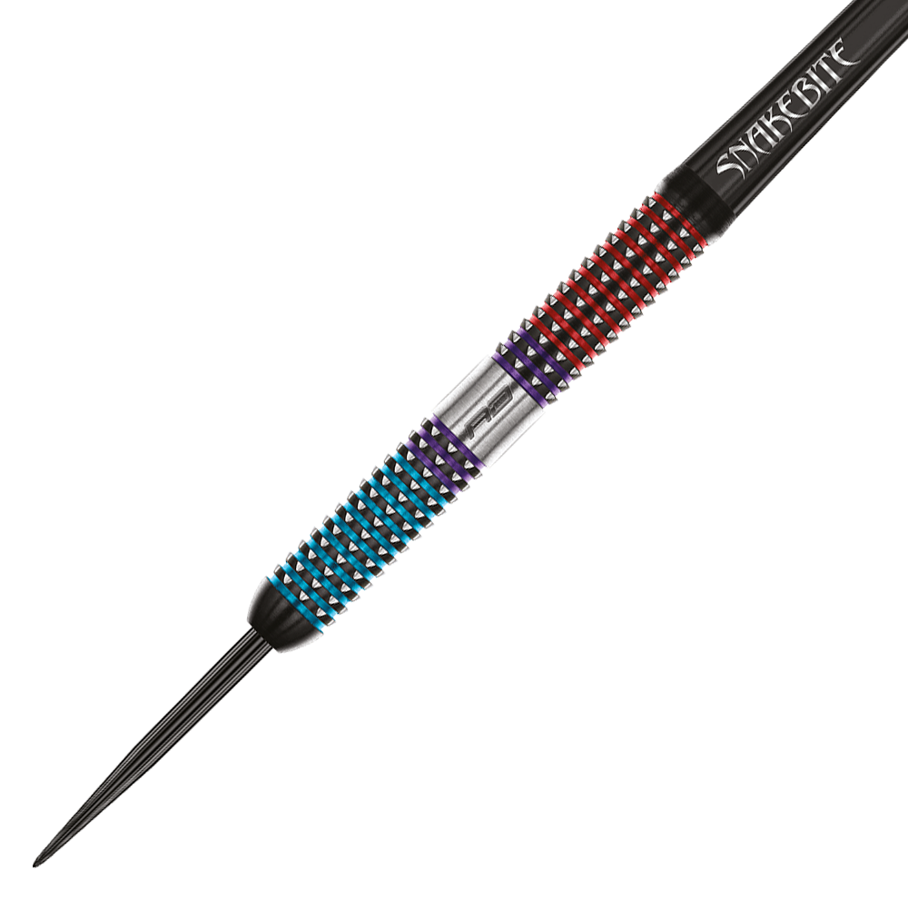 Auf dem Bild ist ein bunter Steeldartpfeil mit der Aufschrift "Snakebite" zu sehen. Der Dart hat ein auffälliges Griffmuster in Rot, Blau und Lila.