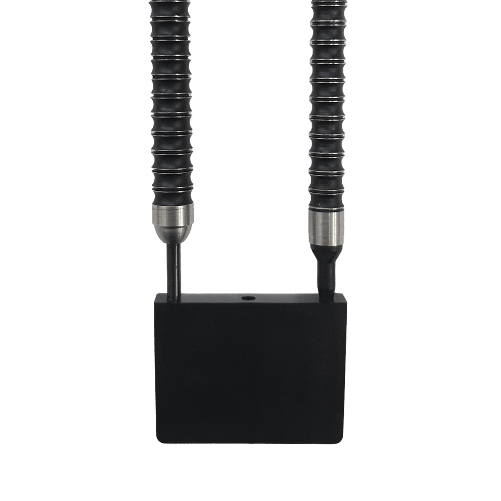 643_Point_Guard_2_Variante1 Das Bild zeigt das Produkt „Point Guard“, das aus einem rechteckigen schwarzen Block und zwei gewundenen Metallstiften besteht. Die Metallstifte sind oben mit silbernen Spitzen versehen und ragen parallel nach oben.