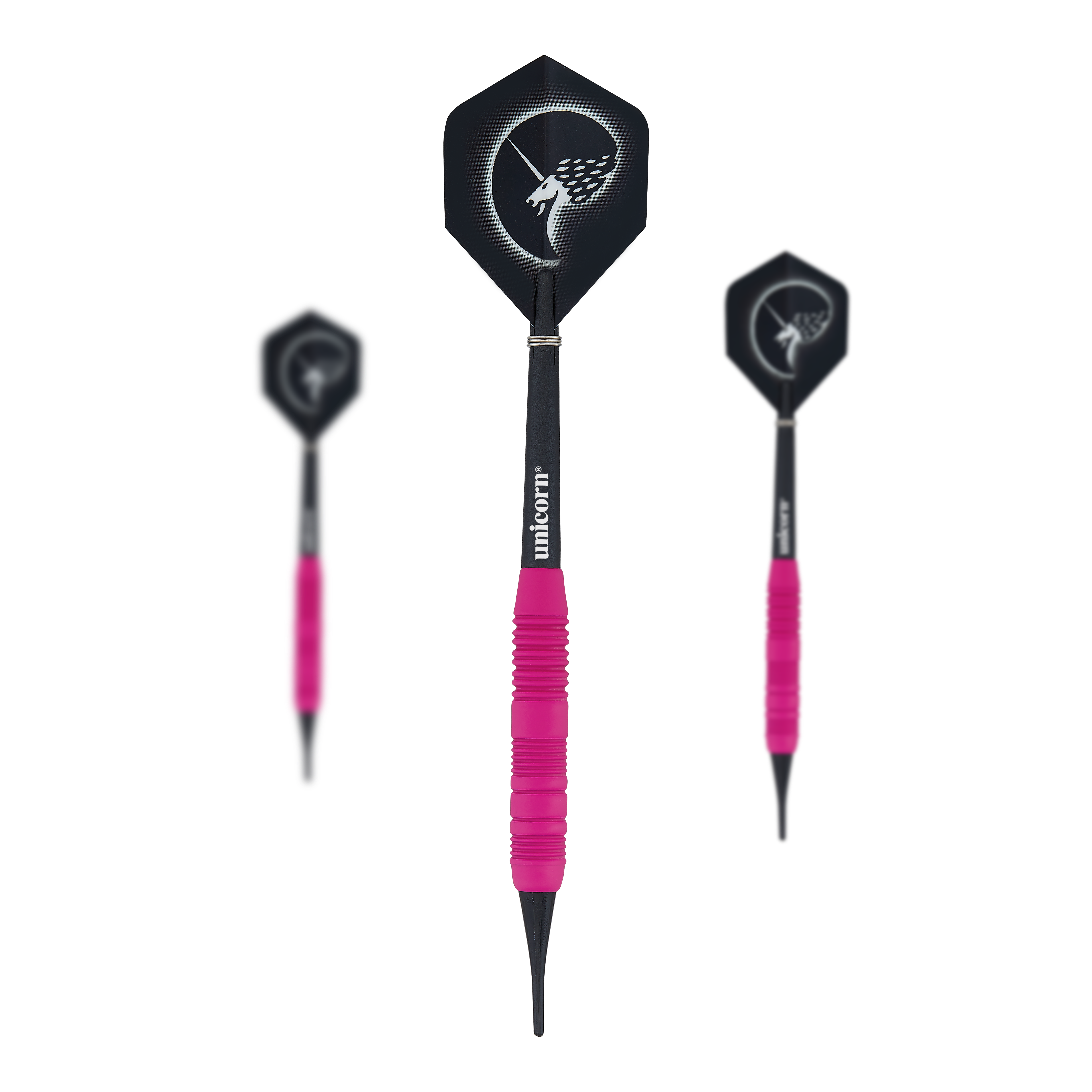 Unicorn Core Plus Rubberised Pink Softdarts - 19g Das Bild zeigt drei pinke Softdarts der Marke Unicorn Core Plus mit gummierter Oberfläche. Auf den schwarzen Flights ist ein Einhorn-Motiv abgebildet.