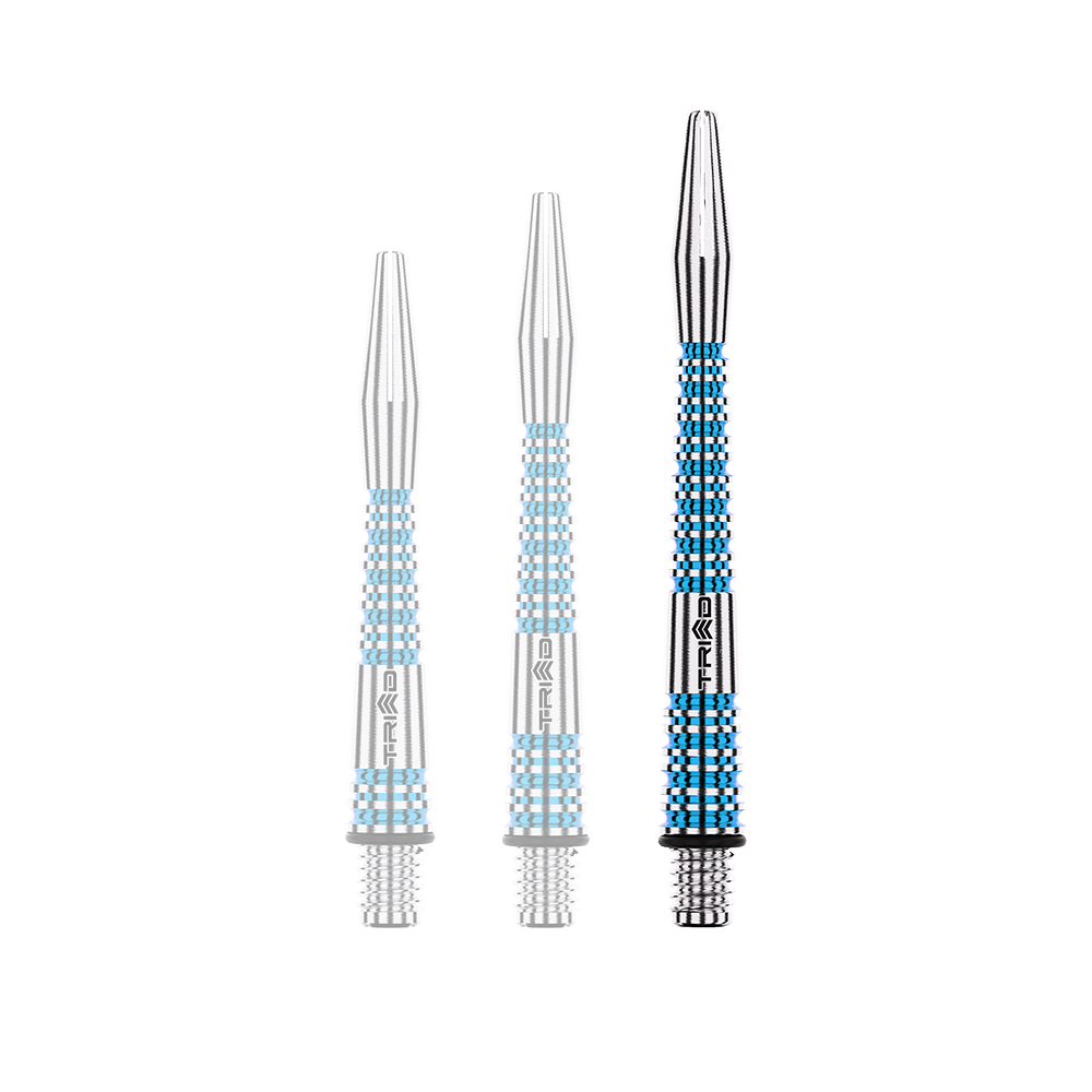 Winmau Triad RX Aluminium Shafts - Blau Auf dem Bild sind drei silber-blaue Aluminium-Dartschäfte in unterschiedlichen Längen zu sehen. Sie haben ein geriffeltes Design und das Wort "TRIAD" ist auf jedem Schaft eingraviert.