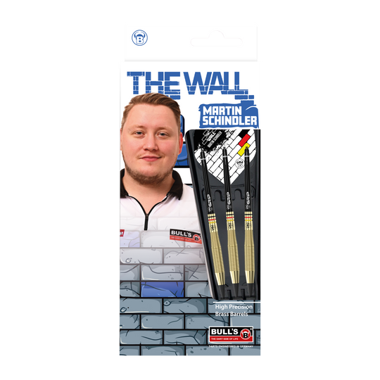 Das Bild zeigt die Verpackung der "Bulls Martin Schindler The Wall Brass Softdarts - 18g". Auf der Verpackung ist ein Foto von Martin Schindler sowie drei Softdarts mit Messing-Barrels abgebildet.