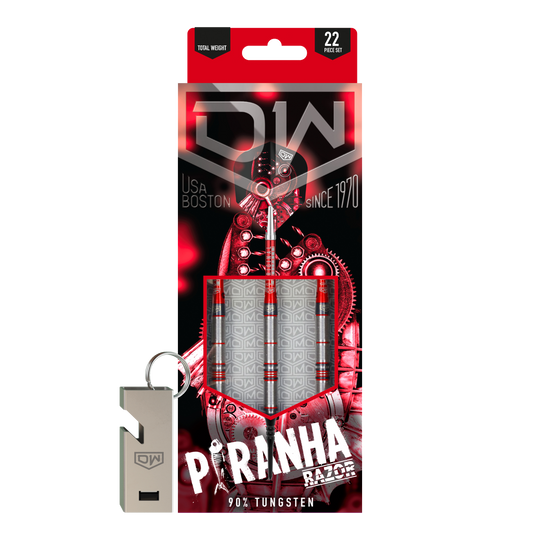 DW Piranha Razor 02 Softdarts Das Bild zeigt die Verpackung der DW Piranha Razor 02 Softdarts. Die Verpackung ist überwiegend schwarz und rot gestaltet und enthält drei Darts sowie ein Zubehörteil.