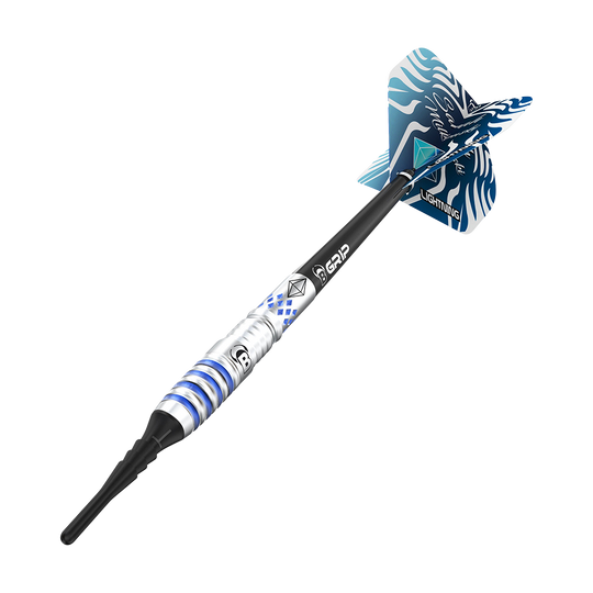 19740_Bulls_Sarah_Milkowski_Softdarts_4 Das Bild zeigt einen Bulls Sarah Milkowski Softdart mit einem Gewicht von 20 Gramm. Der Dart ist silbern mit blauen Akzenten und hat einen auffälligen Flight mit blau-weißem Muster.