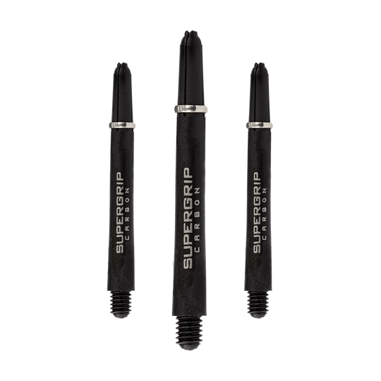 HR356_Harrows_Supergrip_Carbon_Shafts_Silber_47mm_1sWm7fThXzqHSG Das Bild zeigt drei Harrows Supergrip Carbon Shafts in Silber. Sie sind schwarze Dartschäfte mit der Aufschrift "Supergrip Carbon" und einem silbernen Ring.