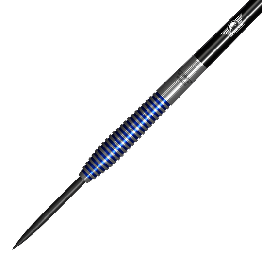 Bulls NL Romeo Grbavac steel darts - 23g Das Bild zeigt einen Steeldartpfeil mit silbernen und blauen Ringen am Griff. Es handelt sich um das Produkt "Bulls NL Romeo Grbavac Steeldarts - 23g".