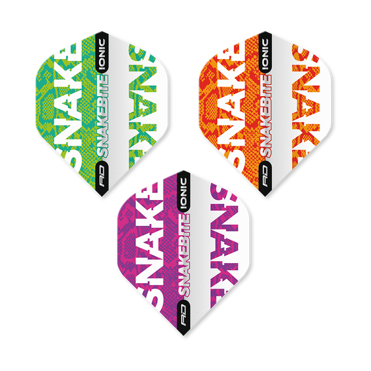 Das Bild zeigt drei verschiedenfarbige Dart-Flights aus dem "Red Dragon Hardcore Ionic Snakebite Flight Selection Pack1". Die Flights sind in Grün, Orange und Pink gestaltet und tragen den Schriftzug "Snakebite Ionic".