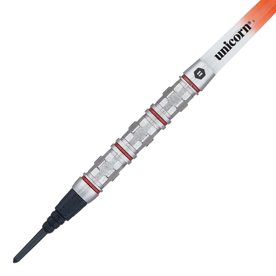 Unicorn Ballista Style 4 soft darts Das Bild zeigt einen Softdart der Marke Unicorn Ballista Style 4. Der Dart hat einen silbernen Barrel mit roten Ringen und einer schwarzen Spitze.