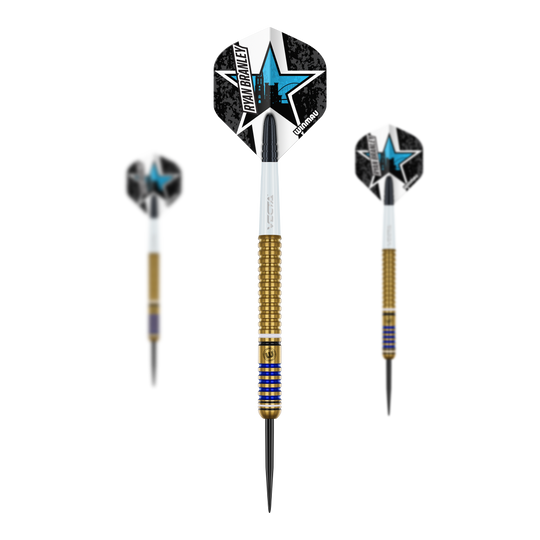 Winmau Ryan Branley Steel Darts - 23g Auf dem Bild sind drei Winmau Ryan Branley Steeldarts mit einem Gewicht von 23g zu sehen. Die Darts haben goldene Griffe und auffällige Flights mit einem blauen Stern-Design.
