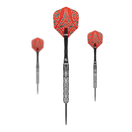 Shot Warrior Taiaha Turbo Point Steeldarts Das Produktfoto zeigt mehrere Shot Warrior Taiaha TurboPoints Steeldarts. Die Darts sind detailliert gestaltet.
