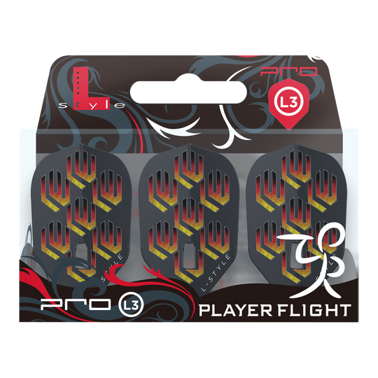 L-L-Styleukas Wenig V1 Black L3PRO Flights Das Bild zeigt die "L-Style Lukas Wenig V1 Black L3PRO Flights" in ihrer Verpackung. Die Flights sind schwarz mit einem rot-gelben Muster und dem Schriftzug "L-Style".