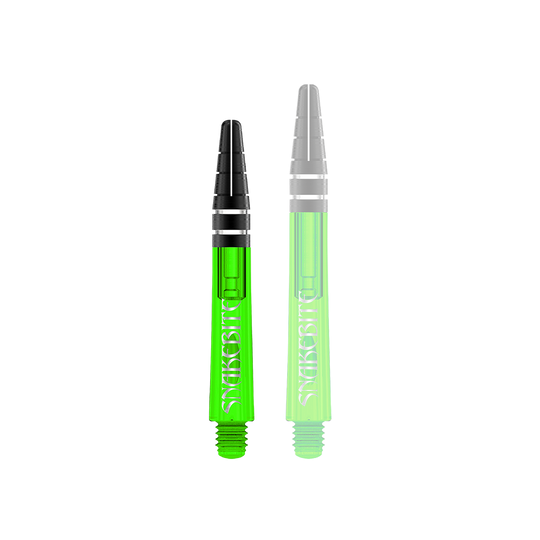 C644_Red_Dragon_Nitrotech_Peter_Wright_Green_Shafts_36mm_1EPiksVHSbEuak Auf dem Bild sind zwei grüne Dartshafts der Marke Red Dragon Nitrotech Peter Wright zu sehen. Die Shafts haben schwarze Spitzen und sind mit dem Schriftzug "Snakebite" bedruckt.