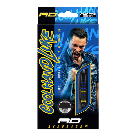 Red Dragon Luke Humphries World Champion Brass Softdarts - 20g Auf der Verpackung ist der Red Dragon Luke Humphries World Champion Brass Softdart mit 20g zu sehen. Im Hintergrund befindet sich ein jubelnder Mann in blauem Hemd.