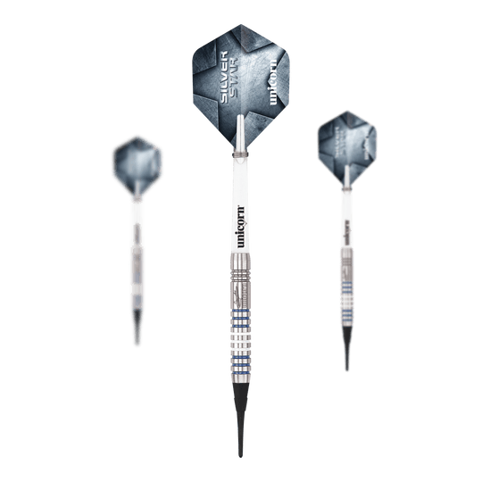 Unicorn Silver Star Var.3 Gary Anderson soft darts Das Produkt Unicorn Silver Star Var.3 Gary Anderson Softdarts ist als Set abgebildet. Man sieht die Dartpfeile in einer Verpackung angeordnet.