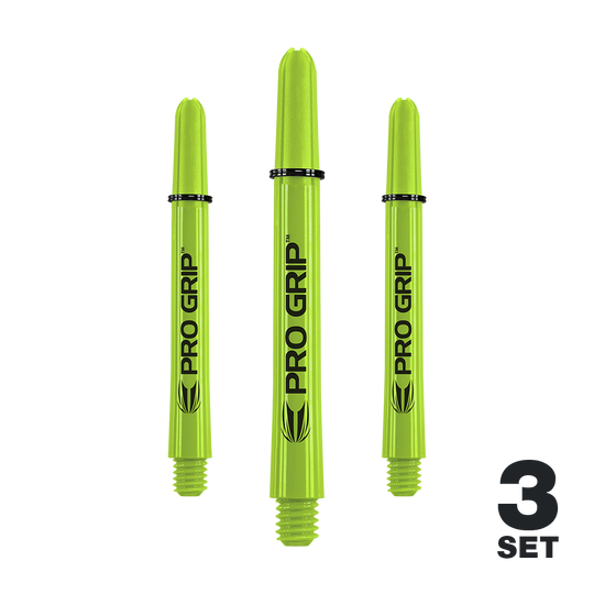 Das Bild zeigt drei limegrüne Pro Grip Shafts für Darts. Unten rechts steht "3 Set", was bedeutet, dass es ein Set mit drei Stück ist.