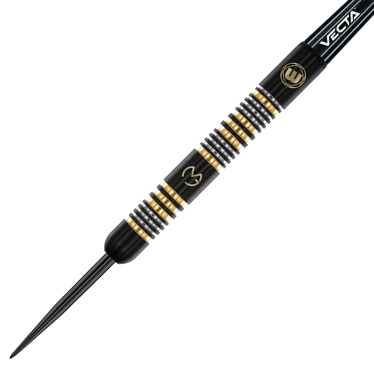 1481_Winmau_Michael_Van_Gerwen_Trilogy_Steeldarts_2 Das Bild zeigt einen schwarzen Steeldart mit goldenen und silbernen Ringen. Auf dem Dart sind Logos und der Schriftzug "VECTA" zu sehen.
