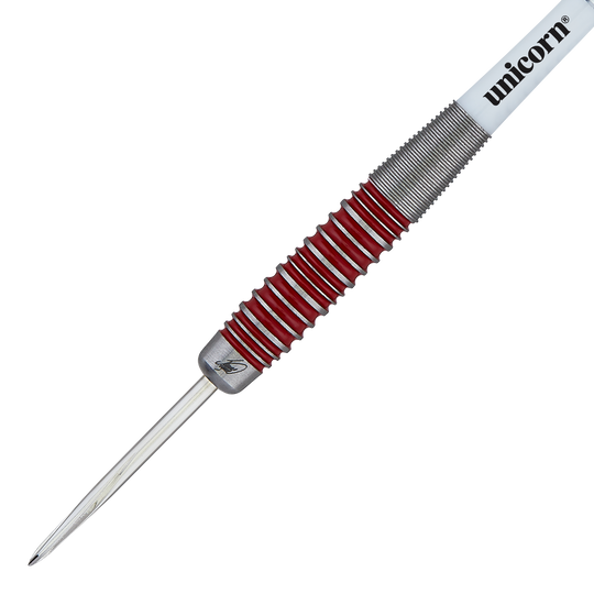 Unicorn The Machine James Wade 90% steel darts Das Bild zeigt einen Steeldartpfeil der Marke Unicorn aus der "The Machine James Wade 90%" Serie. Der Dart hat ein silbernes und rotes Griffstück sowie eine weiße Schaft mit dem Schriftzug "unicorn".