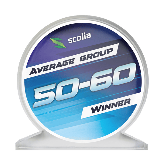 Scolia Acrylic Glass Trophy - Winner Acrylglaspokal mit der Aufschrift 'Average 50-60' ist zu sehen. Das Design zeigt eine klare, rechteckige Trophäe.