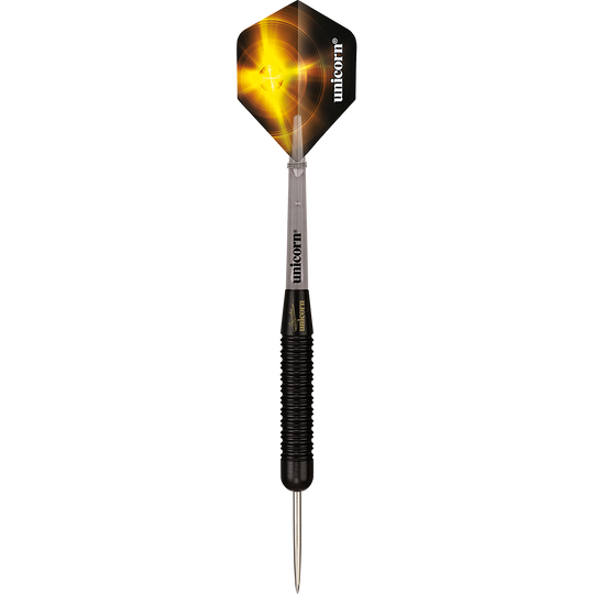Das Bild zeigt einen Unicorn Black Brass Gary Anderson V1 Steeldart. Der Dartpfeil hat ein schwarzes Griffstück und eine schwarz-goldene Flight mit einem leuchtenden Design.