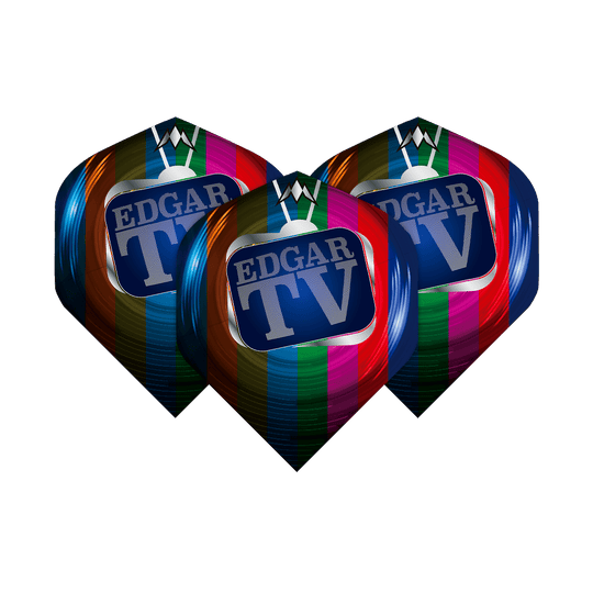 Das Bild zeigt drei bunte Dart-Flights mit dem Aufdruck "EDGAR TV" auf einem Fernsehbildschirm. Die Flights sind Teil des Produkts "Mission Solo Matt Edgar No2 Standard Flights".