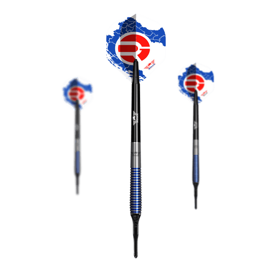 Bulls NL Romeo Grbavac soft darts - 19g Das Bild zeigt drei Softdarts des Modells "Bulls NL Romeo Grbavac 19g". Die Darts haben blaue und silberne Griffe sowie Flights mit einem blau-weißen Muster und rotem Logo.