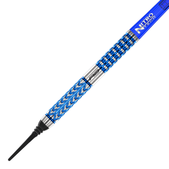 Das Bild zeigt einen Red Dragon Gerwyn Price Glacier Softdart mit einem Gewicht von 18g. Der Dart hat ein auffälliges blau-silbernes Design und eine schwarze Kunststoffspitze.