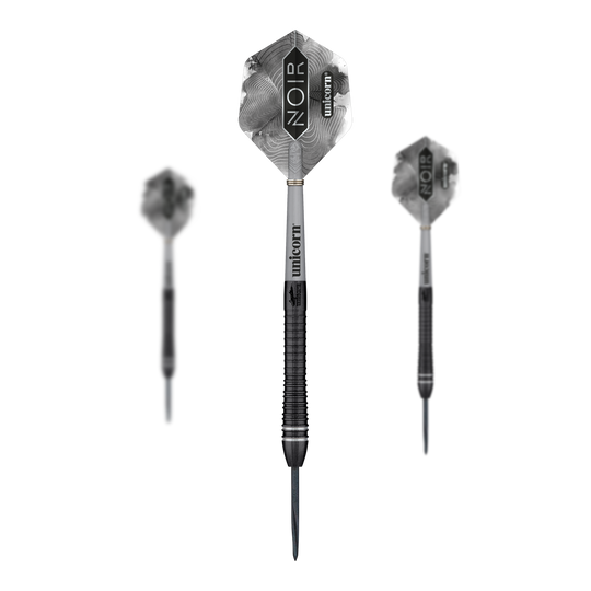 Unicorn World Champion Gary Anderson Noir Phase 6 Steeldarts Das Bild zeigt drei Steeldarts des Modells „Unicorn World Champion Gary Anderson Noir Phase 6“. Die Pfeile sind schwarz-silber und tragen die Aufschrift „NOIR“ und „unicorn“ auf den Flights.