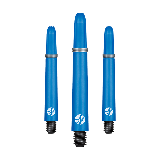 Shot Koi Carbon Shafts - Blue Das Bild zeigt drei blaue Dartschäfte in verschiedenen Längen. Jeder Schaft hat ein schwarzes Gewinde und einen weißen Aufdruck.