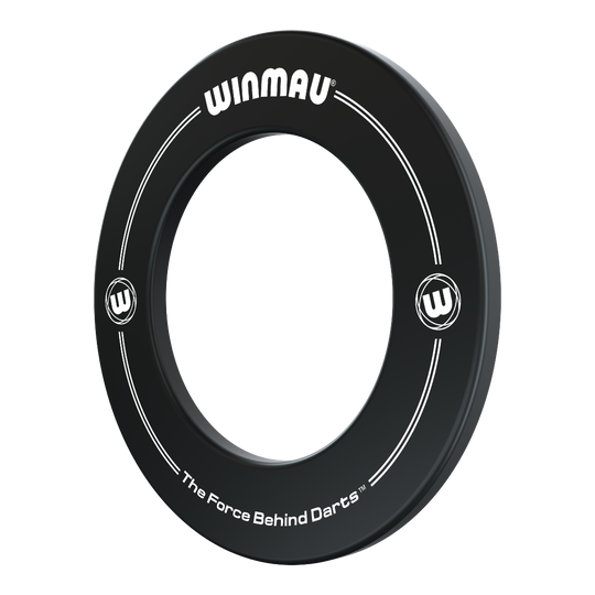 Winmau Dartboard Surround 2022 Dies ist ein schwarzer Dartboard-Surround der Marke Winmau. Auf dem Ring steht "The Force Behind Darts" sowie das Winmau-Logo.
