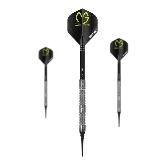 Winmau Michael Van Gerwen MvG Absolute Softdarts Das Bild zeigt drei Winmau Michael Van Gerwen MvG Absolute Softdarts. Die Darts haben schwarze Flights mit gelber Aufschrift und einen silbernen, geriffelten Schaft.