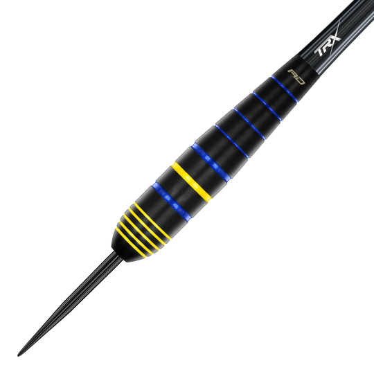 Red Dragon Luke Humphries World Champion Brass Steel Darts Das Bild zeigt einen Red Dragon Luke Humphries World Champion Brass Steeldart. Der Dart ist schwarz mit blauen und gelben Ringen verziert.